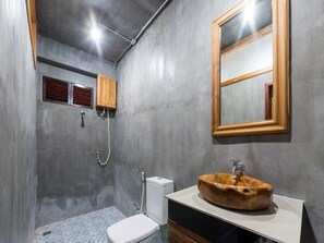 Bathroom - Thongphaphum River (Thong Pha Phum)