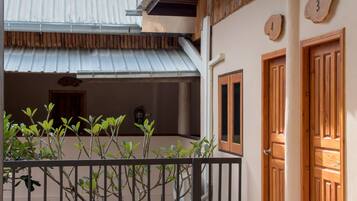 ลานระเบียง/นอกชาน