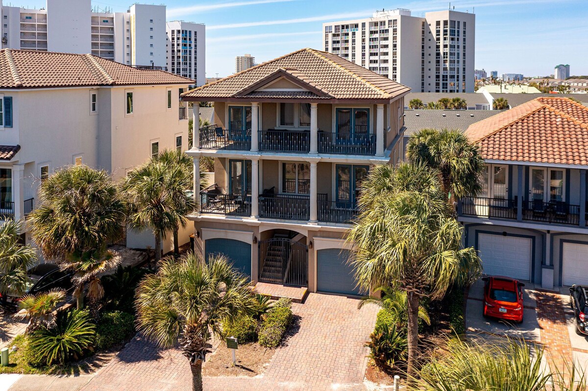 Photo 2 of SPACIOUS PROPERTY 455 FEET WALK TO BEACH -PRVT POOL/FISHING/PETS/COMMUNITY POOL