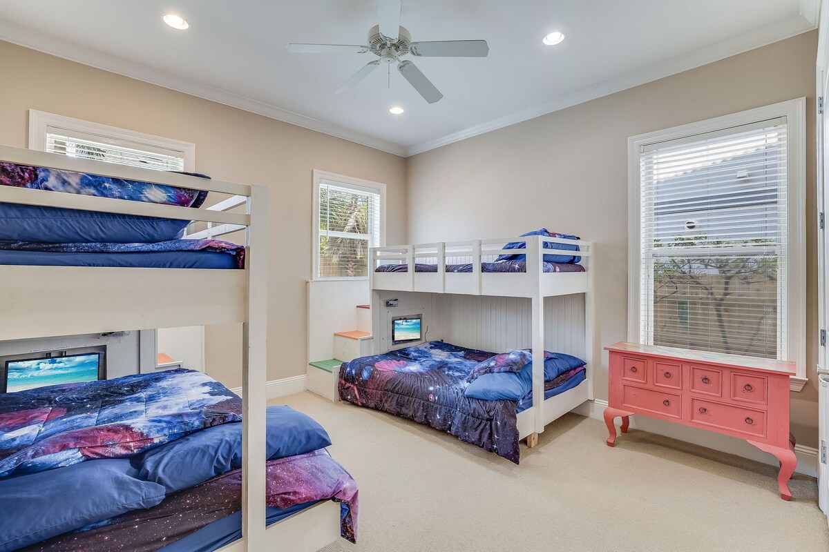 Photo 27 of SPACIOUS PROPERTY 455 FEET WALK TO BEACH -PRVT POOL/FISHING/PETS/COMMUNITY POOL