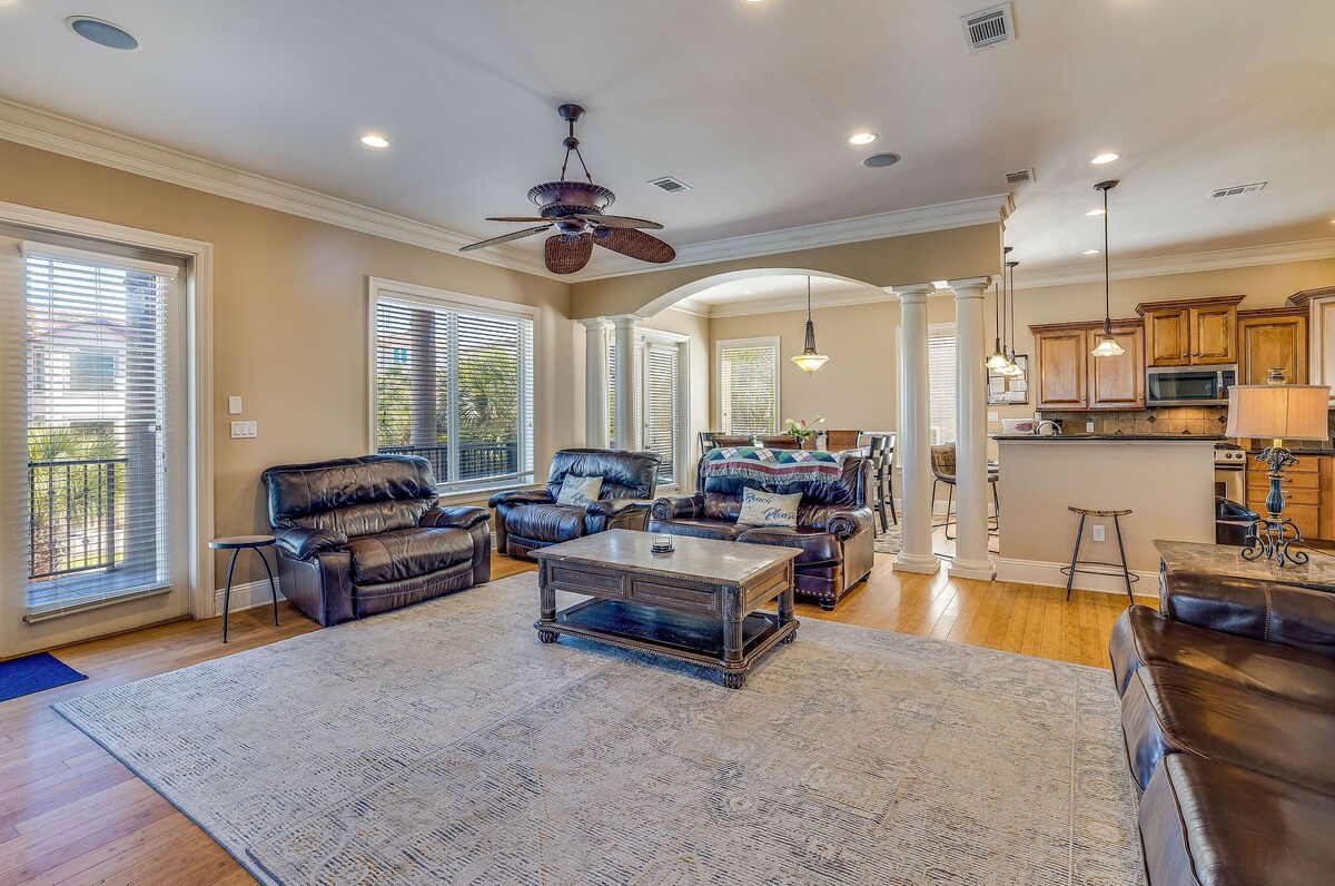 Photo 37 of SPACIOUS PROPERTY 455 FEET WALK TO BEACH -PRVT POOL/FISHING/PETS/COMMUNITY POOL