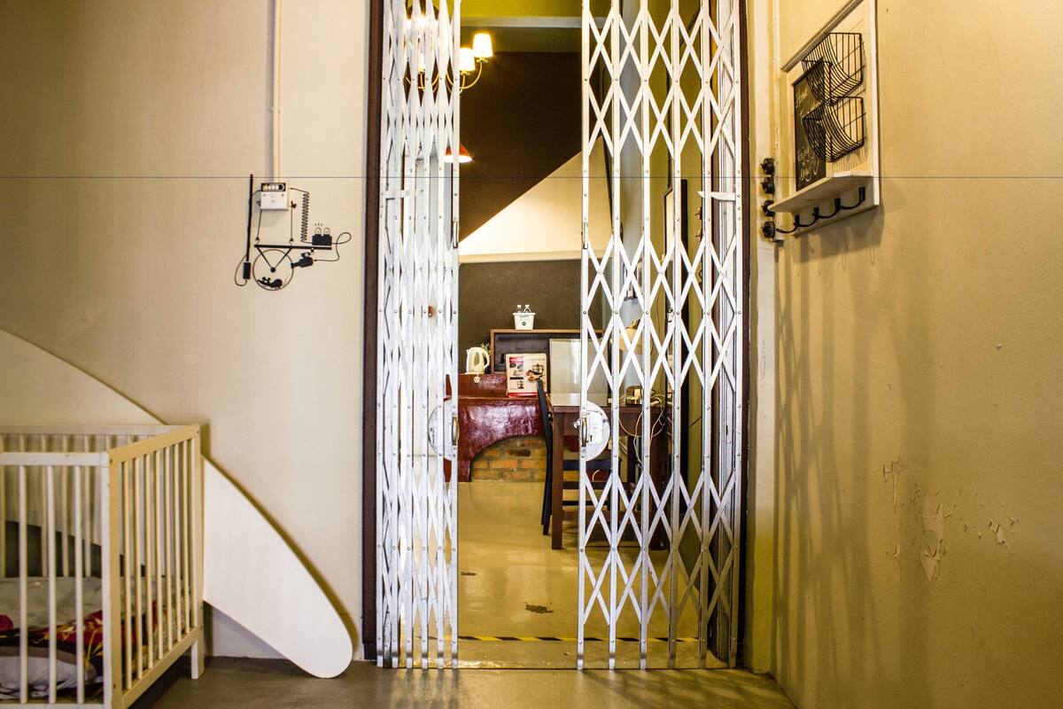 套房 (Courtyard) | 客房内保险箱、办公桌、熨斗/熨衣板、免费 WiFi