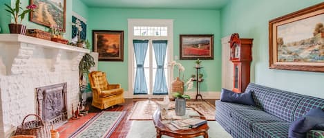 Smart TV, fireplace, video games, DVD player