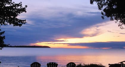 Clean Cozy Door County Mökki Quiet Resort Property