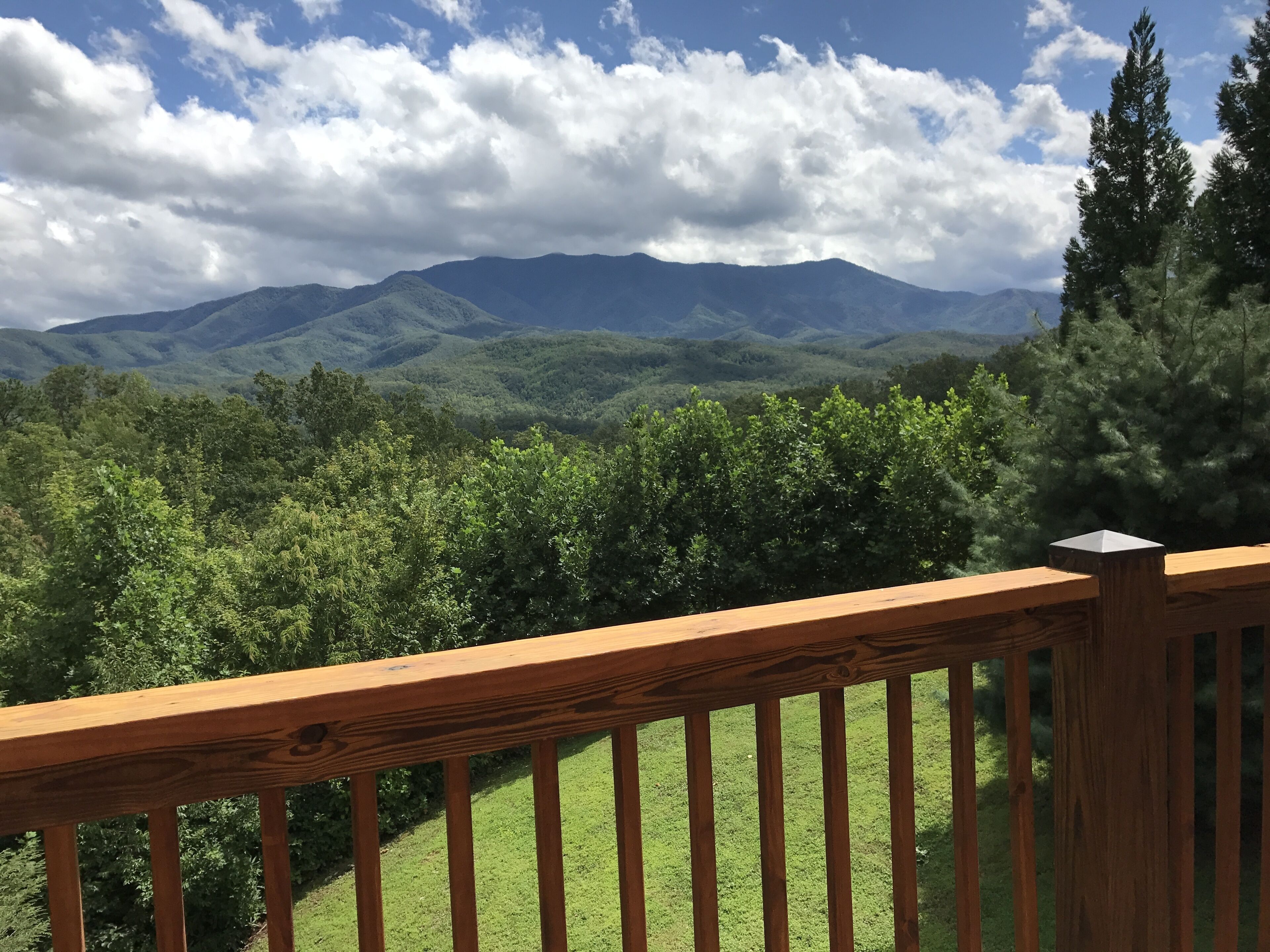 Magical setting w/ Stellar Views cabin! Ideal Location-5 min. to town! Loaded !