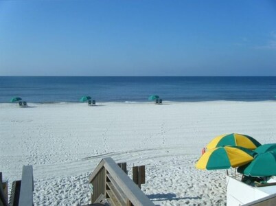 1st Floor Cottage in Gated Resort! Walk to Beach, Pools, Tennis, Pickleball