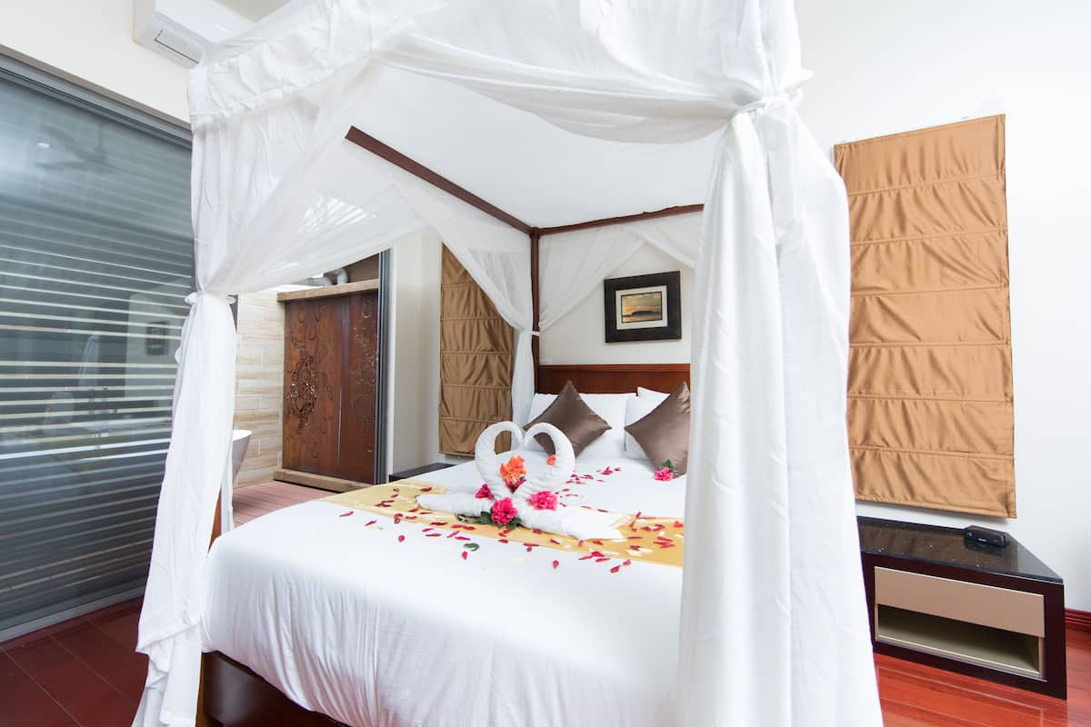 Phòng trăng mật, 1 phòng ngủ (Villa) | Bộ đồ giường cao cấp, nệm cao su hoạt tính (memory foam) 