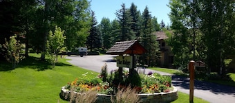 Eklhorn Village in Sun Valley-golf,ski,fish,hike,bike,swim,tennis,art,shop