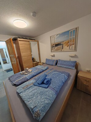 1 bedroom, iron/ironing board, travel cot, free WiFi