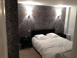 5 bedrooms, desk, iron/ironing board, free WiFi
