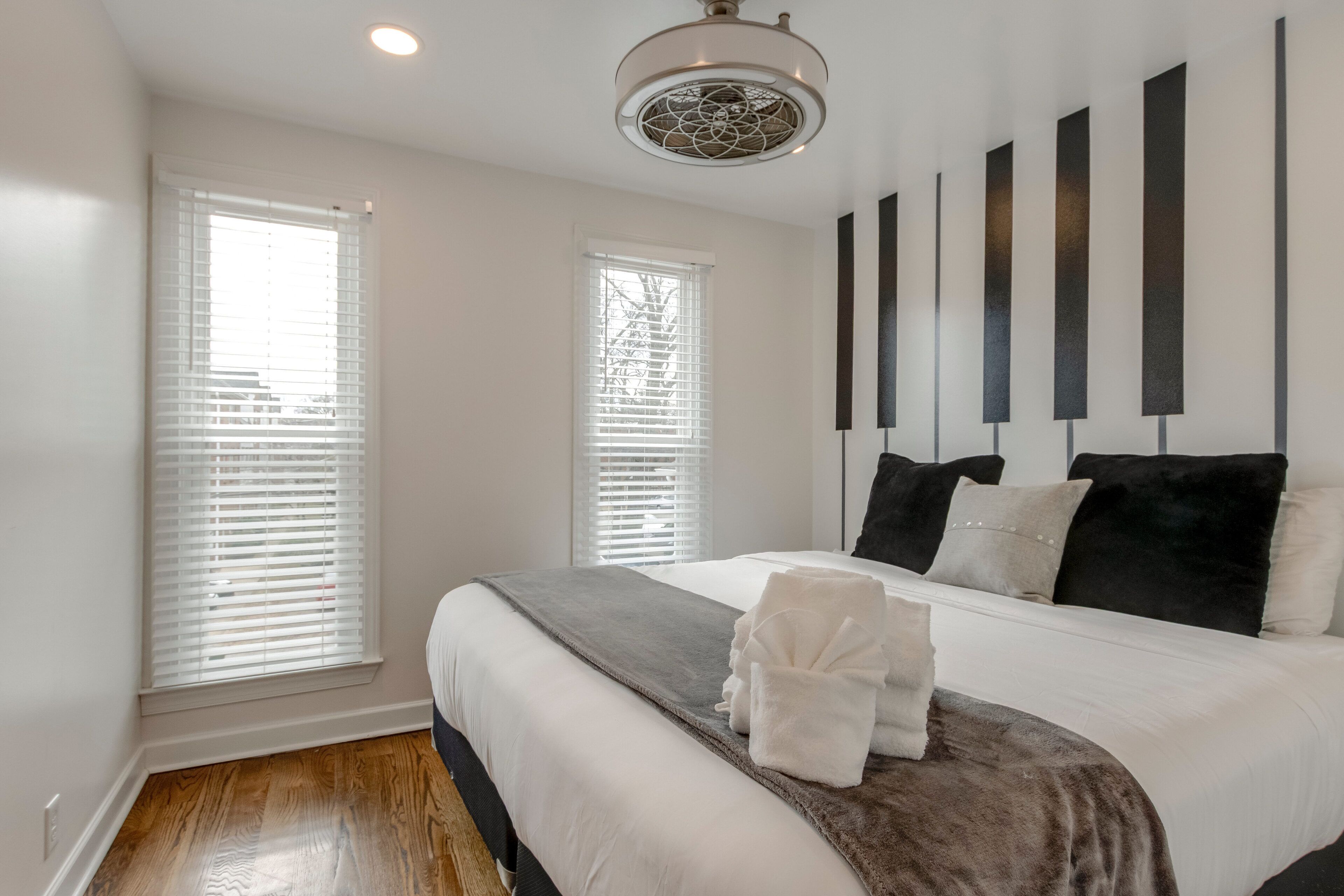 2 bedrooms, desk, iron/ironing board, free WiFi