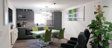 تناول الطعام