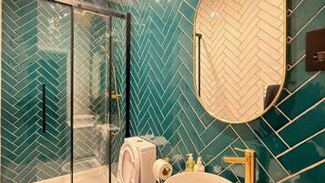 Superior Double Room, Ensuite | Bathroom