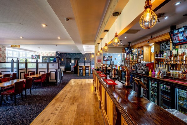 Bar (on property) - Pear Tree Inn (Welwyn Garden City)