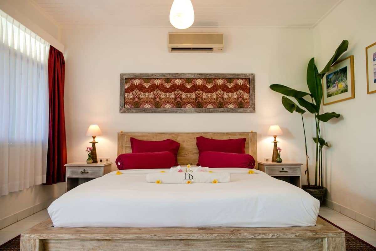 1 bedroom, premium bedding, desk, free WiFi