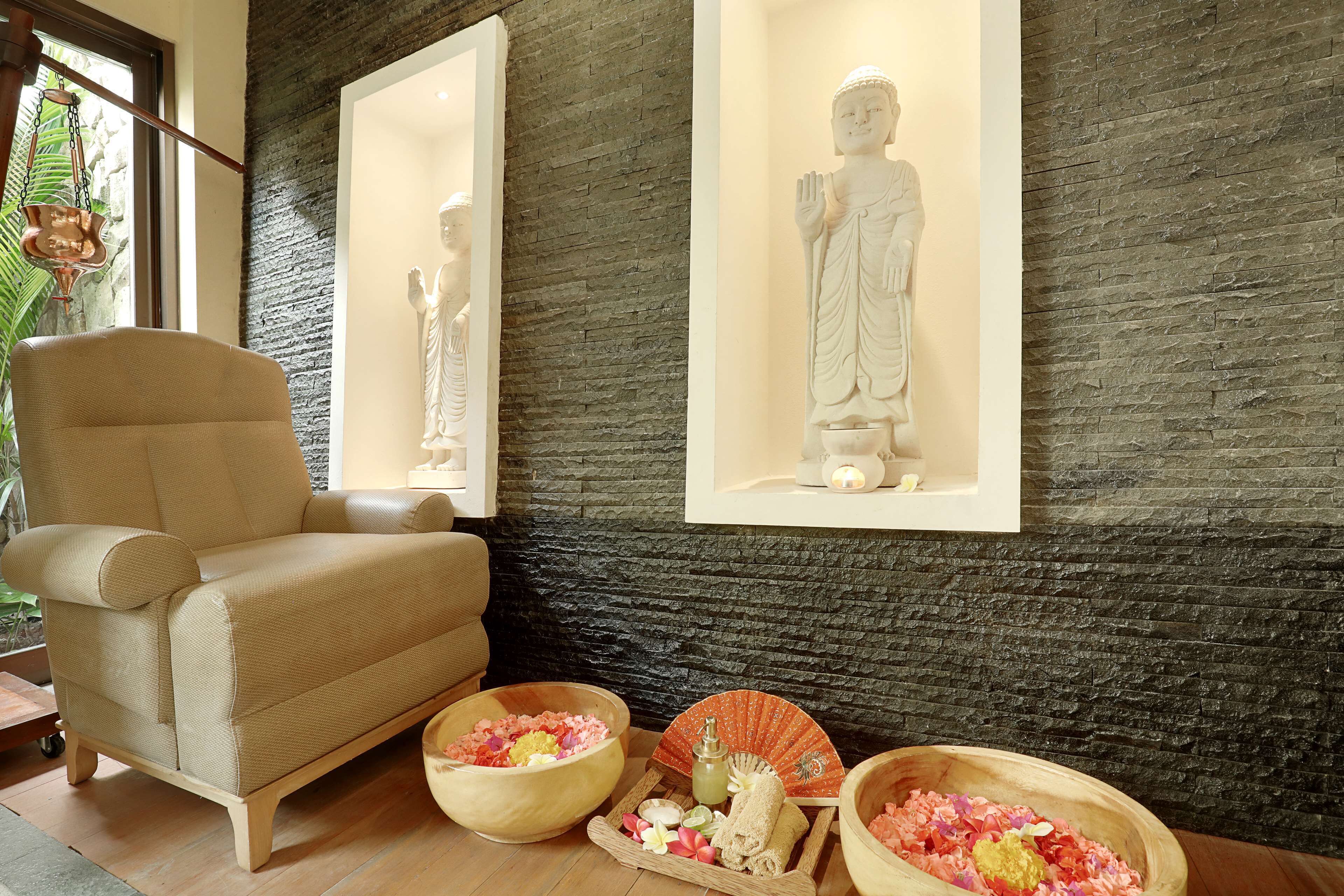 couples treatment room(s), hot tub, body treatments, aromatherapy