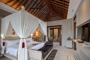 Ropa de cama de alta calidad, colchones con pillow-top y minibar 