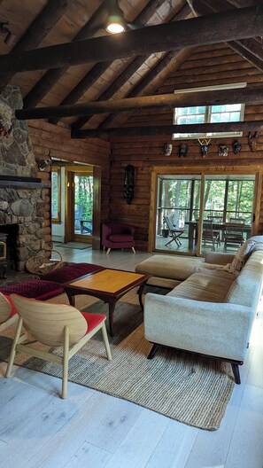 Fireplace, books, stereo
