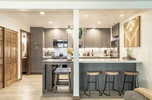 Fridge, microwave, oven, stovetop - Hidden Valley-Epic Mammoth Village Retreat. Remodeled condo next to Village! (Mammoth Lakes)