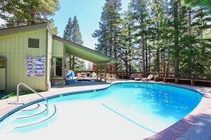 Beheizter Pool