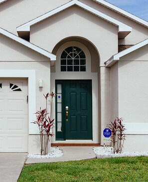 تفاصيل الفندق من الخارج