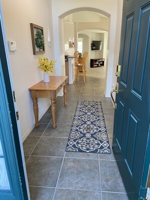 المنشأة من الداخل