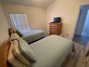 4 bedrooms, iron/ironing board, free WiFi, bed sheets
