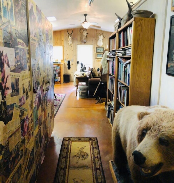 Interior - Cowboy Riverfront Retreat, A Studio Style Oasis By The Wallowa River (Joseph)