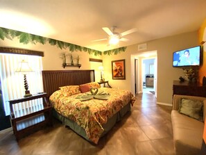 8 chambres, coffre-fort, fer et planche à repasser, lit de bébé portatif