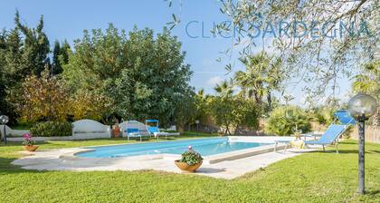 Spectacular Villa with independent pool for 8 people near the beach