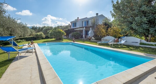 Piscine extérieure