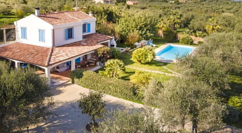 Villa spectaculaire avec piscine indépendante pour 8 personnes près de la plage