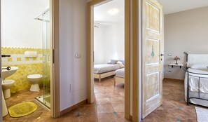 3 bedrooms, desk, iron/ironing board, travel crib