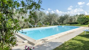 Utomhuspool