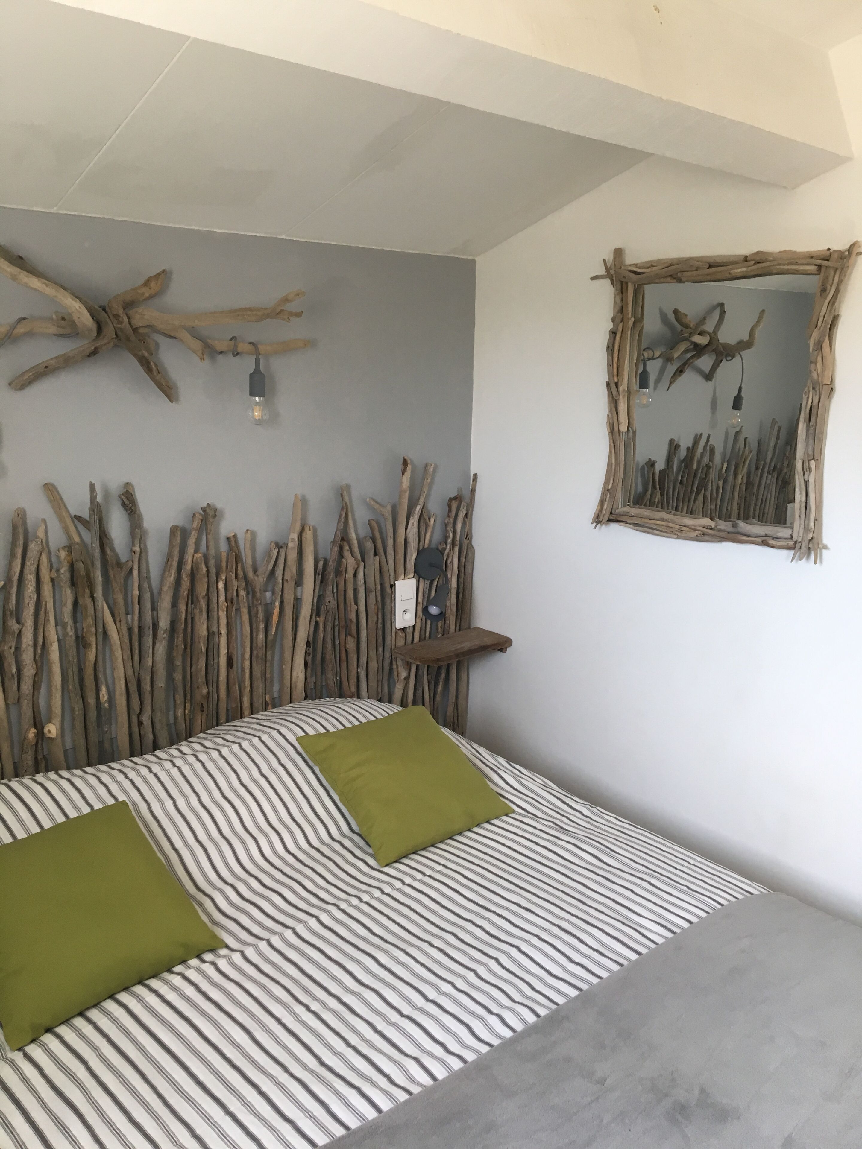 2 bedrooms, desk, iron/ironing board, travel crib