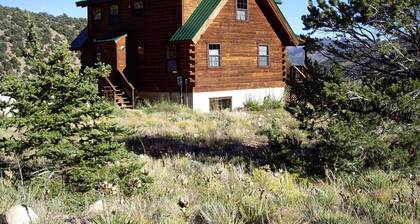 Perfectamente ubicado Colorado Mountain Log Home, cerca de esquí, rafting, todo!