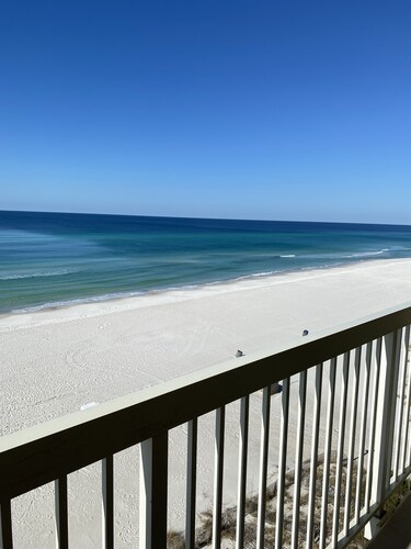 Celadon 5th-Floor Beach-View Unit — Pools, Hot Tubs, Tennis & Pickleball