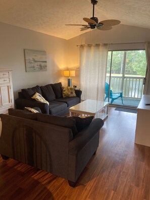 TV connectée, lecteur de DVD, chaîne hi-fi