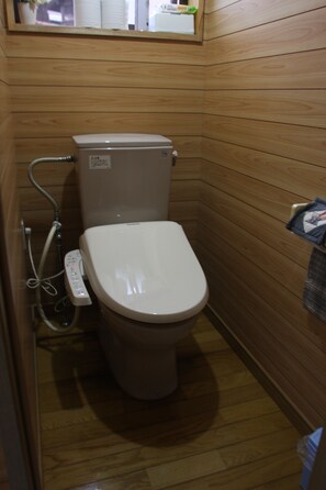 淋浴設備、免費盥洗用品、吹風機、拖鞋