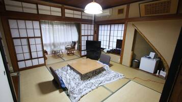 Japanese Style Room | Free WiFi
