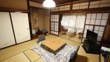 Japanese Style Room | Free WiFi
