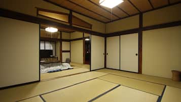 Japanese Style Room | Free WiFi