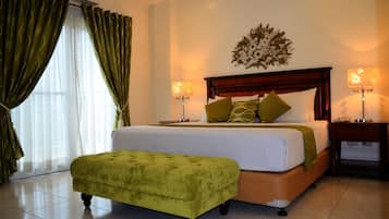 Appartement, terrasse | 2 chambres, coffres-forts dans les chambres, rideaux occultants