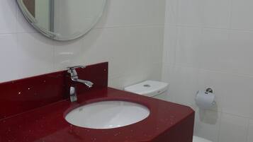 Căn hộ, hiên | Phòng tắm | Dép đi trong nhà