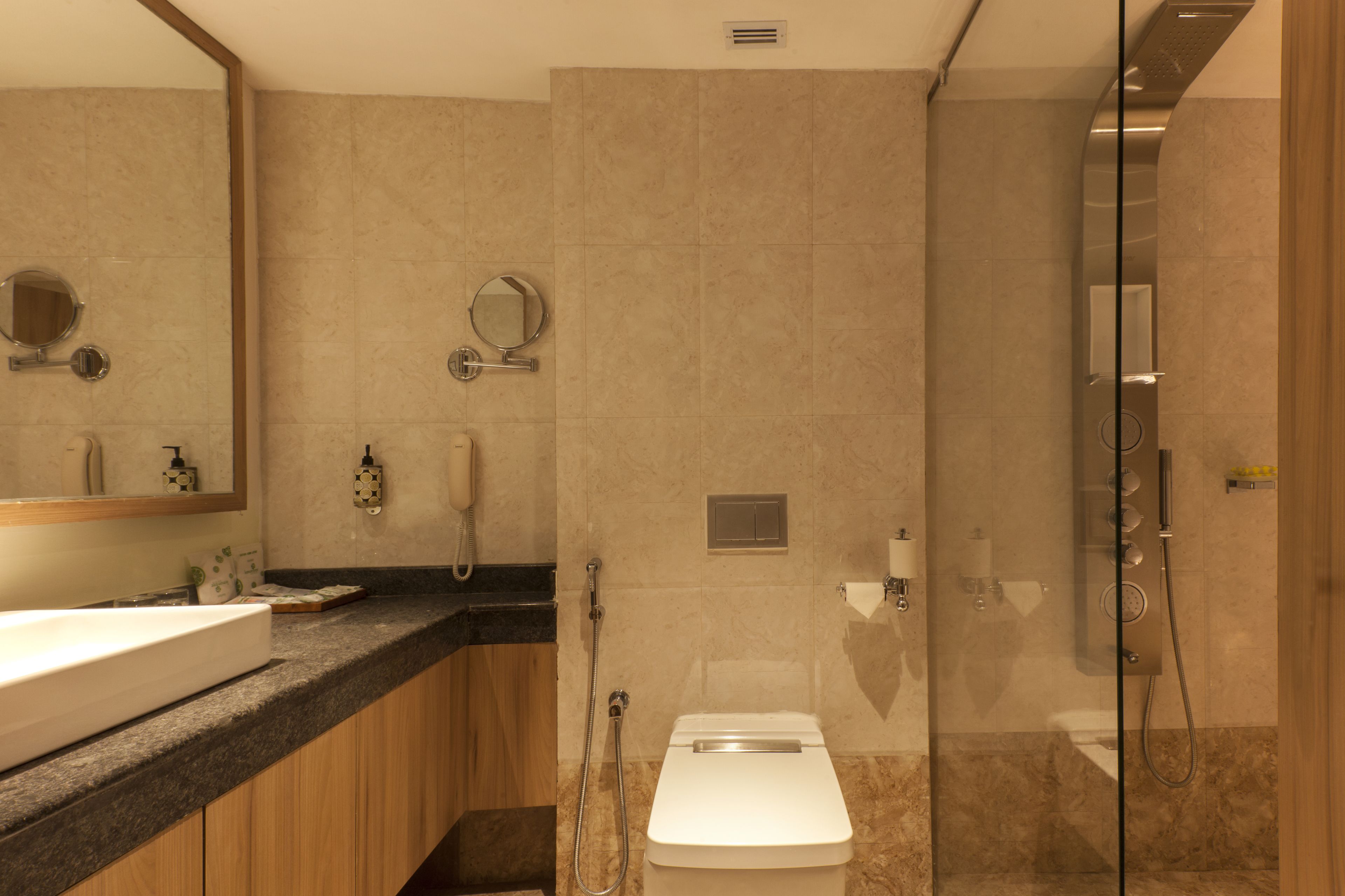 business room | bathroom amenities | free toiletries, towels