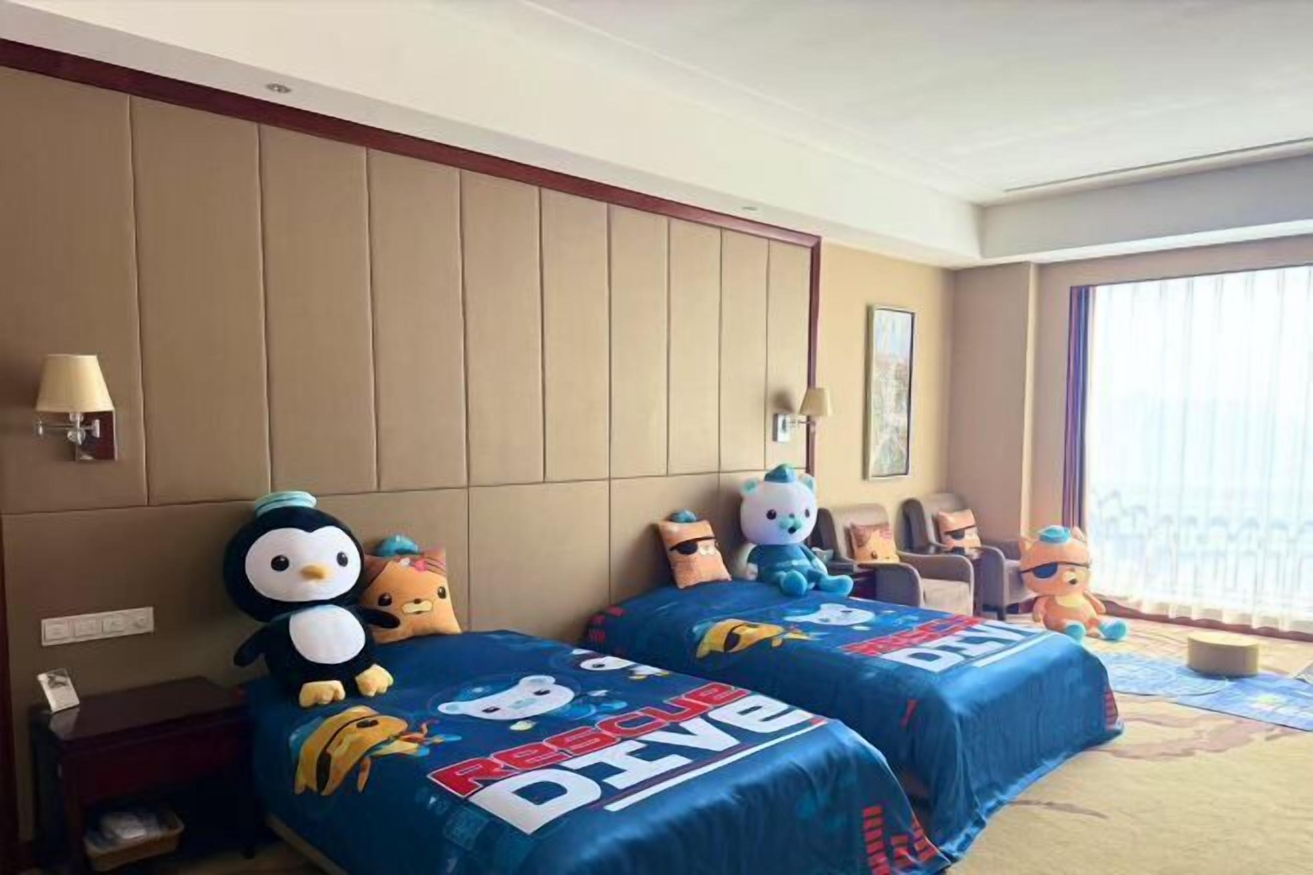 미니바, 객실 내 금고, 책상, 암막 커튼