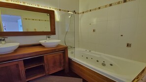 Ensemble douche/baignoire, baignoire à jets