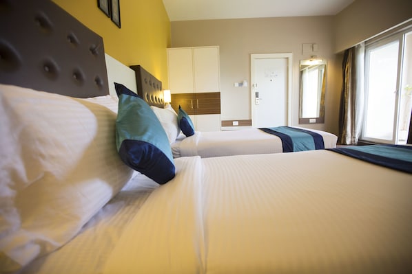 Deluxe Room | In-room safe, desk, iron/ironing board, free WiFi