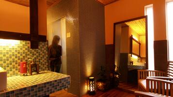 Baño turco, masajes de tejido profundo, masajes tailandeses