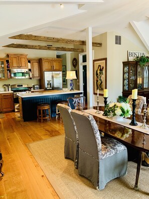 Dining - Walk to Chatham Main St., boutiques, restaurants, galleries, and nightlife! (Chatham)